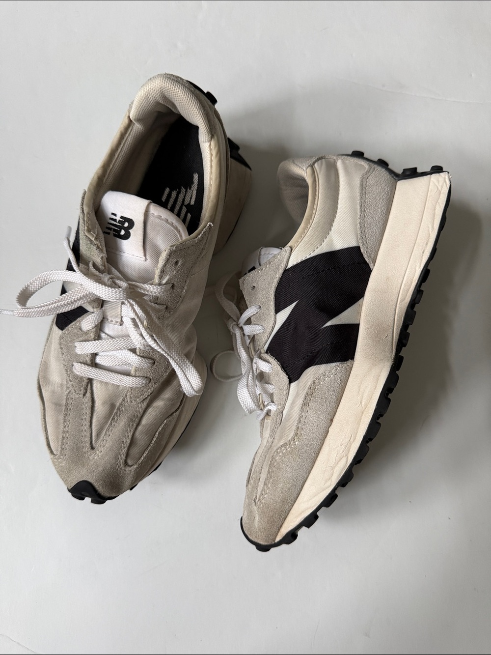 NEW BALANCE 327 Shoes